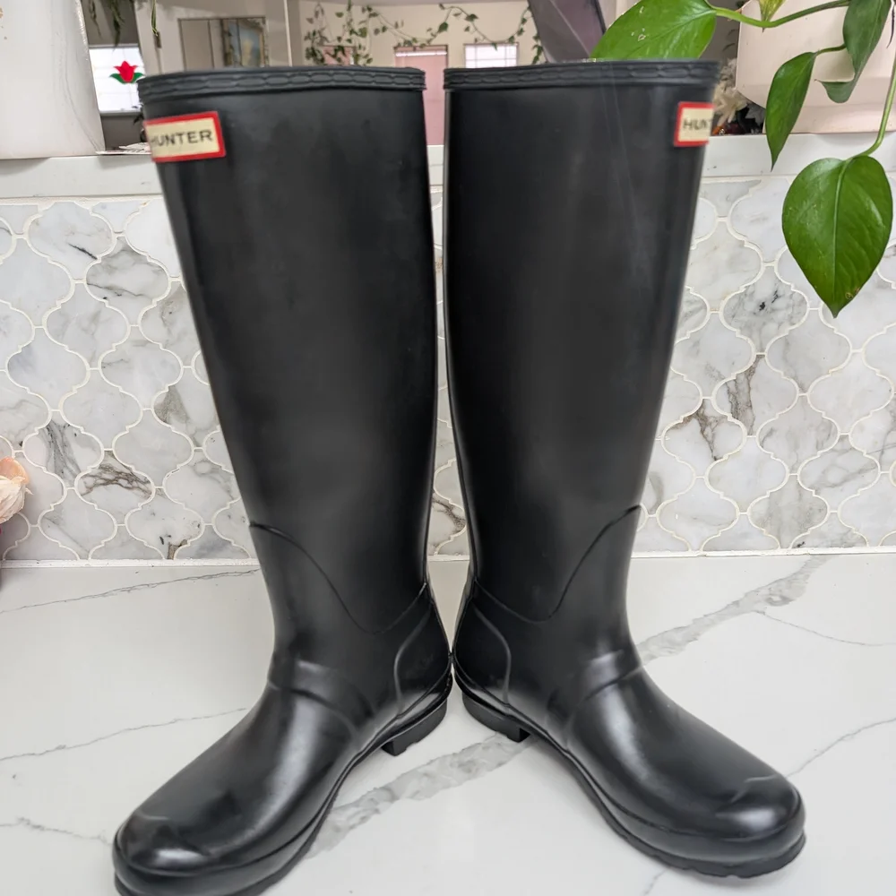Hunter Women's Black Tall Waterproof Boots - Picture 2 of 6